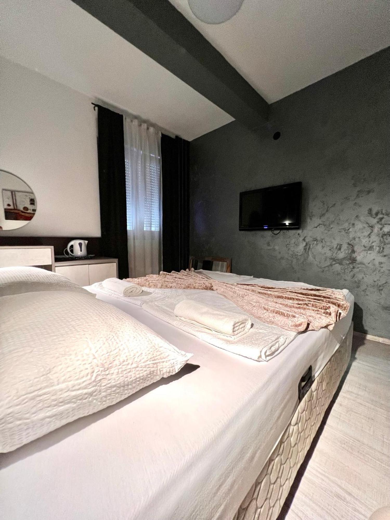 Motel Villa Luxe Mostar Esterno foto